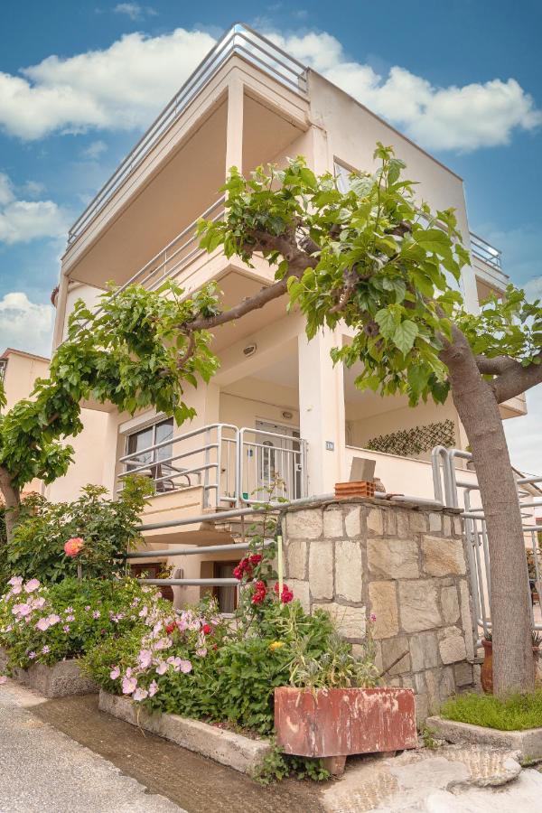 Estell's Sweet Luxury House *